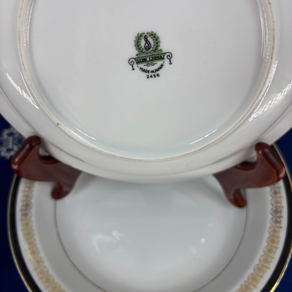 Sone China Kent #2456 rim soup bowl with gold scrollwork - Picture 5 of 6